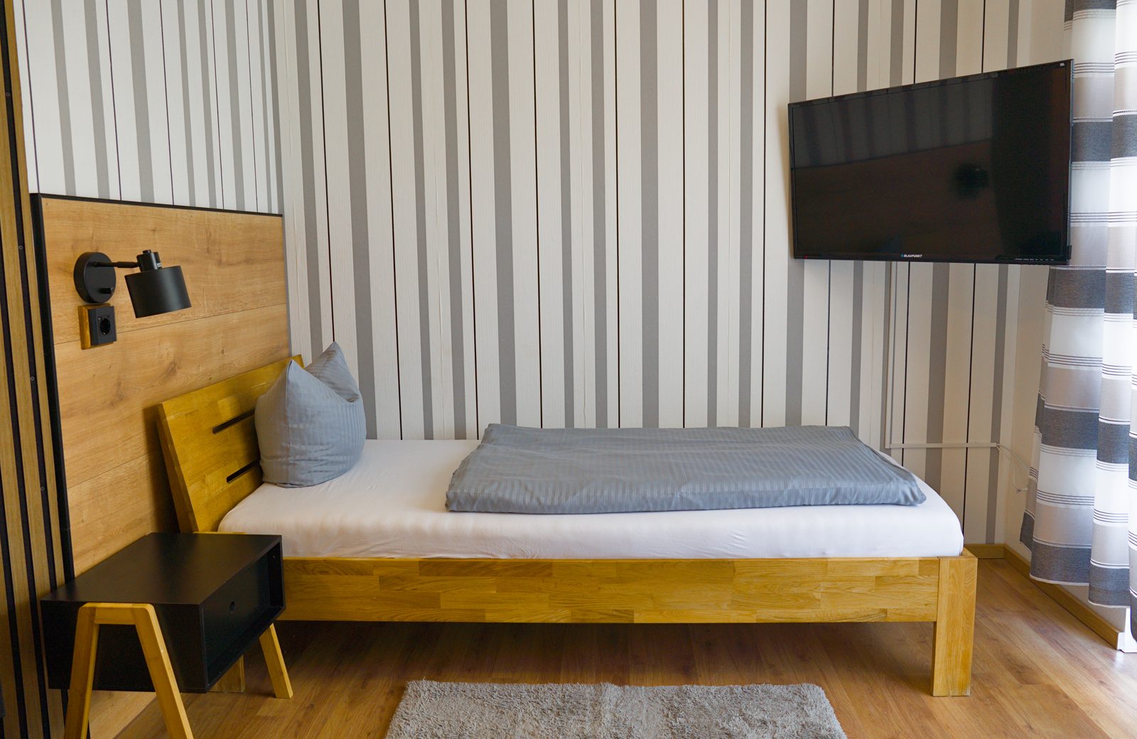 Single room – sleeping and living area
